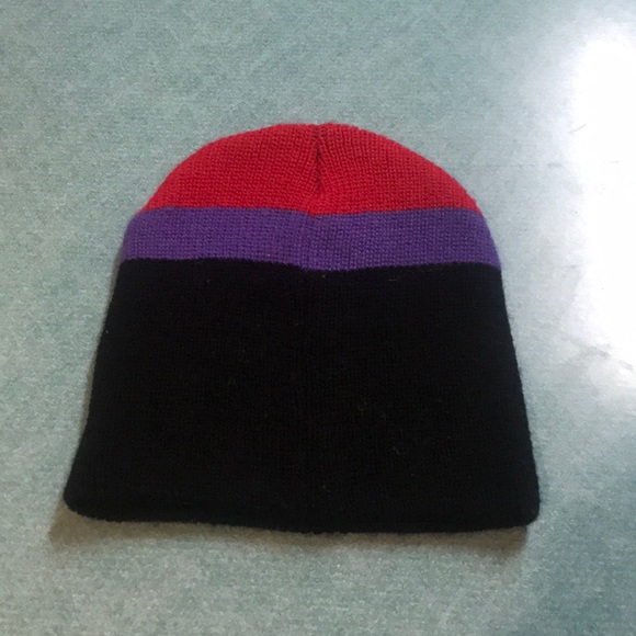 ELM Black purple pink knit beannie - Picture 2 of 4